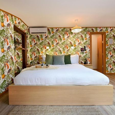 Historic Charm, Modern Comfort - Accommodation In The Heart Of The Old Town Bucarest Extérieur photo