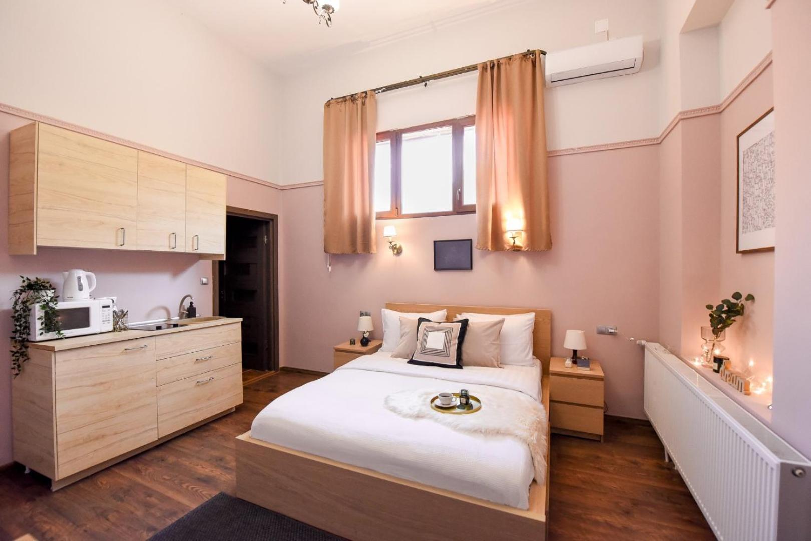Historic Charm, Modern Comfort - Accommodation In The Heart Of The Old Town Bucarest Chambre photo