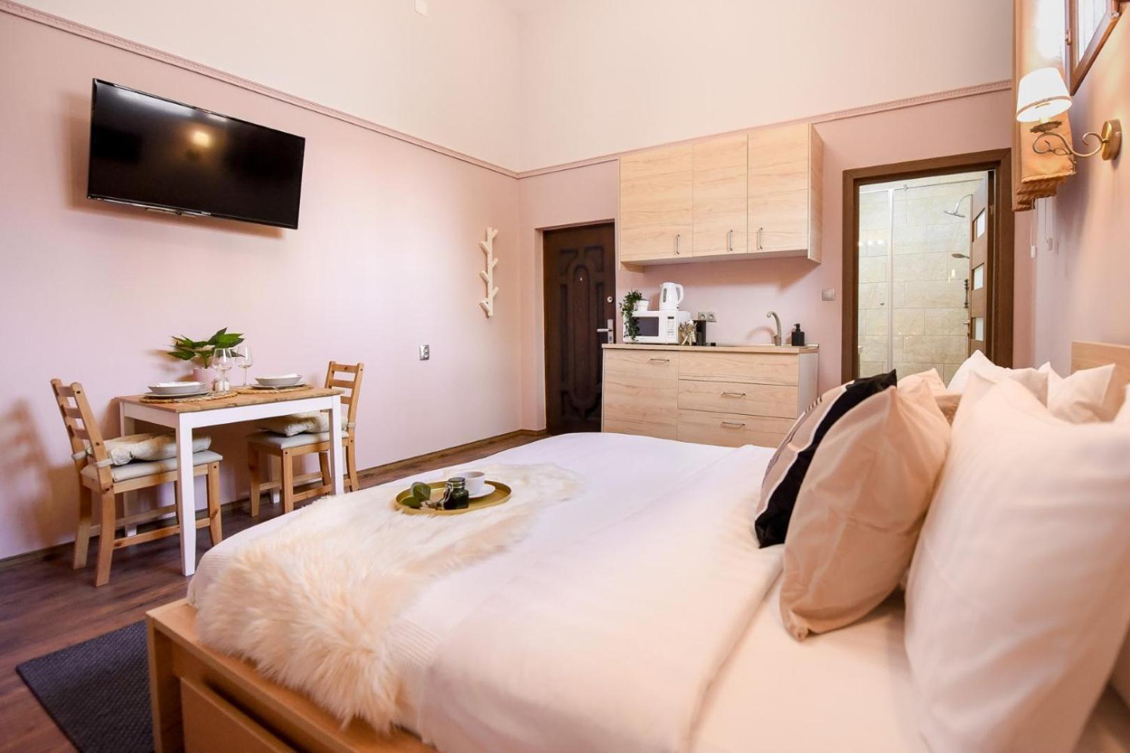 Historic Charm, Modern Comfort - Accommodation In The Heart Of The Old Town Bucarest Chambre photo