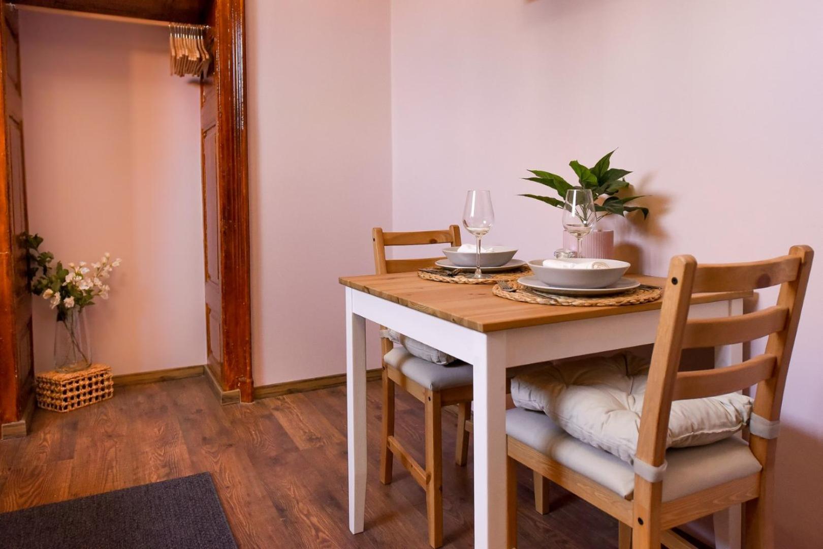 Historic Charm, Modern Comfort - Accommodation In The Heart Of The Old Town Bucarest Chambre photo