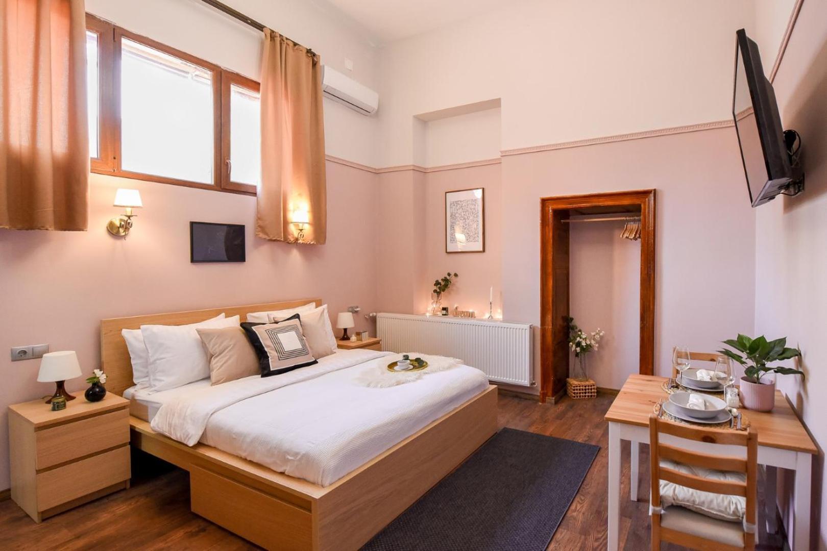 Historic Charm, Modern Comfort - Accommodation In The Heart Of The Old Town Bucarest Chambre photo