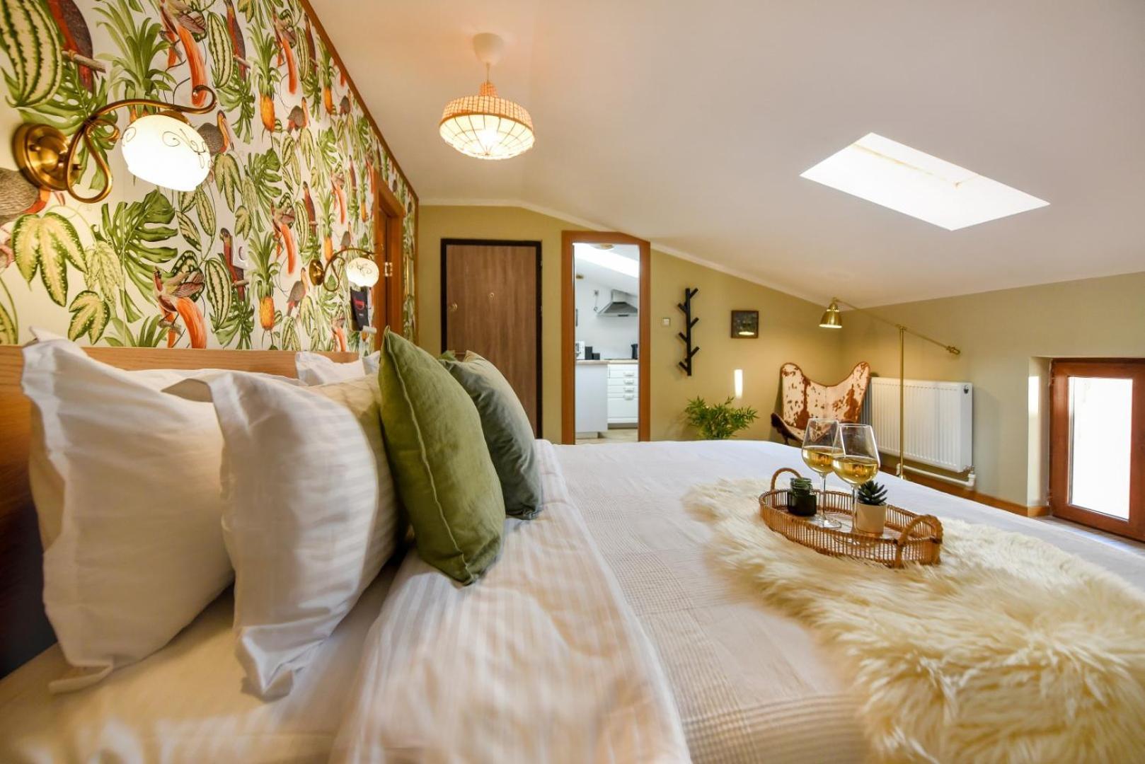 Historic Charm, Modern Comfort - Accommodation In The Heart Of The Old Town Bucarest Chambre photo
